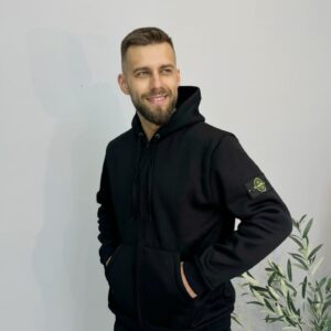 Чоловічий спортивний костюм