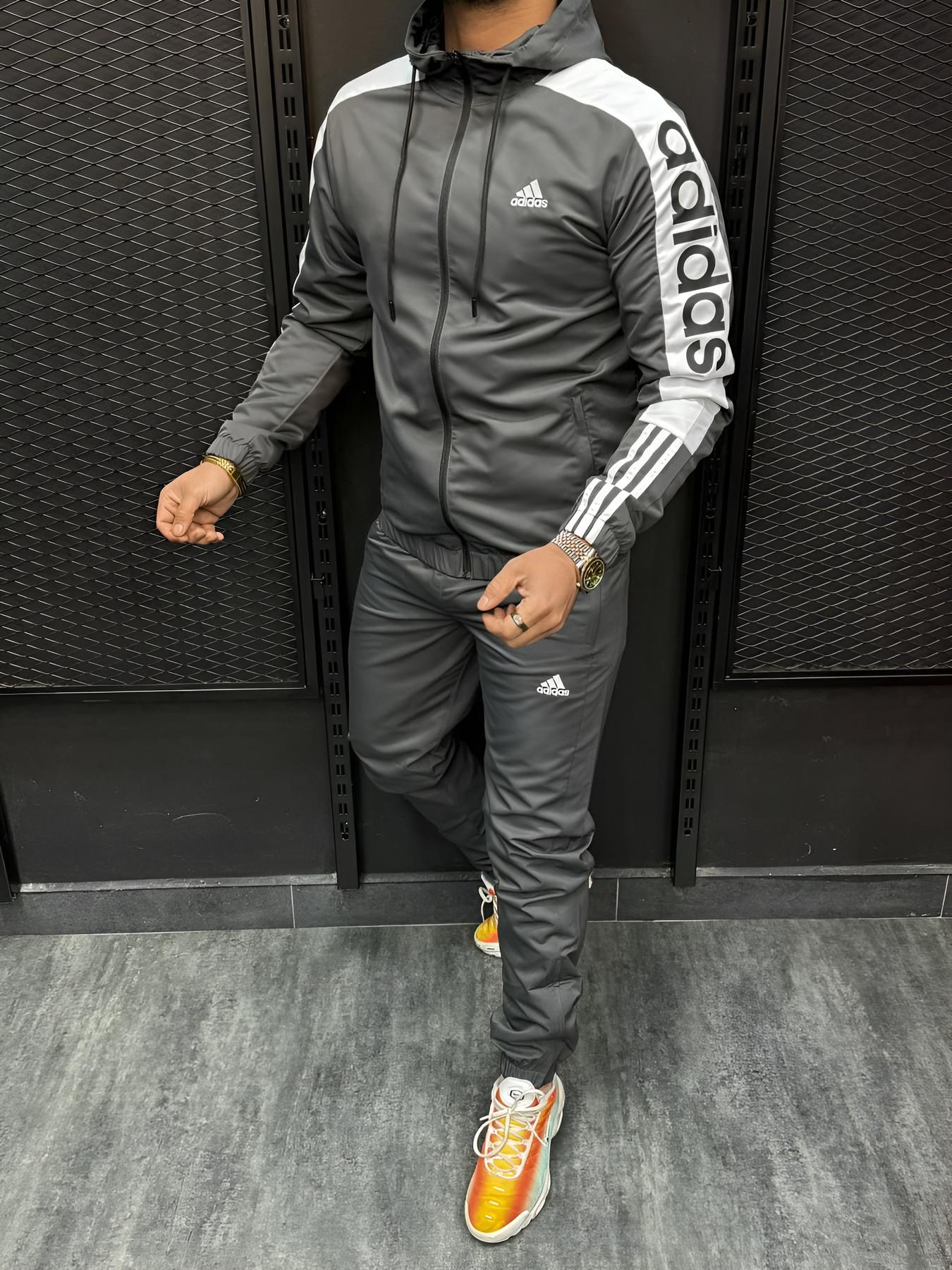 Спортивний костюм Adidas з плащівки