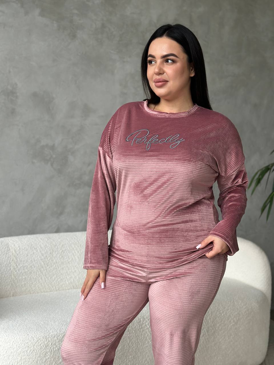 Жіночий велюровий костюм для дому (Батал 2XL-4XL) / Пудрова піжама з турецького велюру - Зображення 3