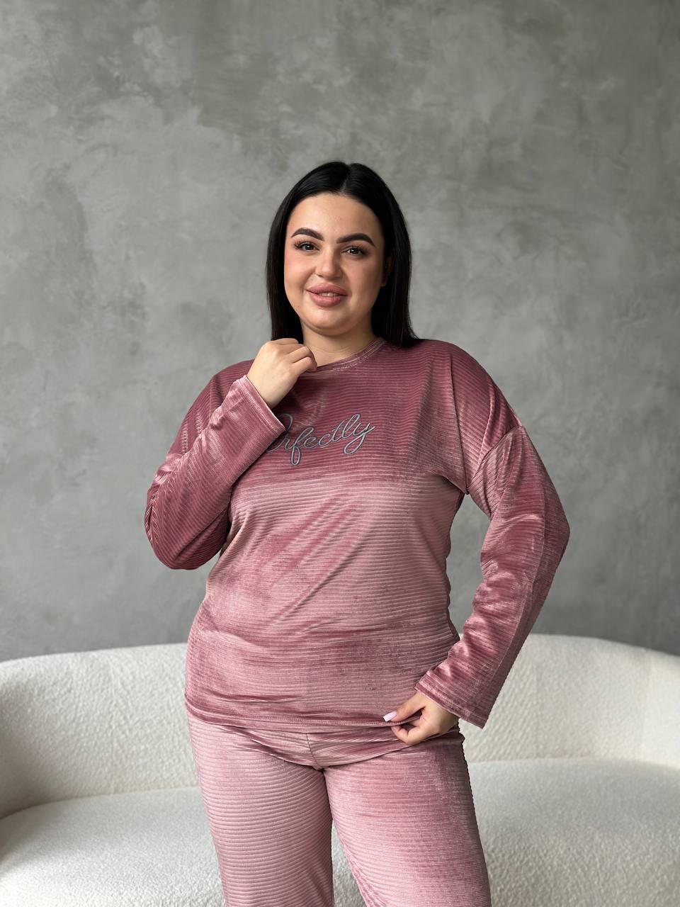 Жіночий велюровий костюм для дому (Батал 2XL-4XL) / Пудрова піжама з турецького велюру - Зображення 5