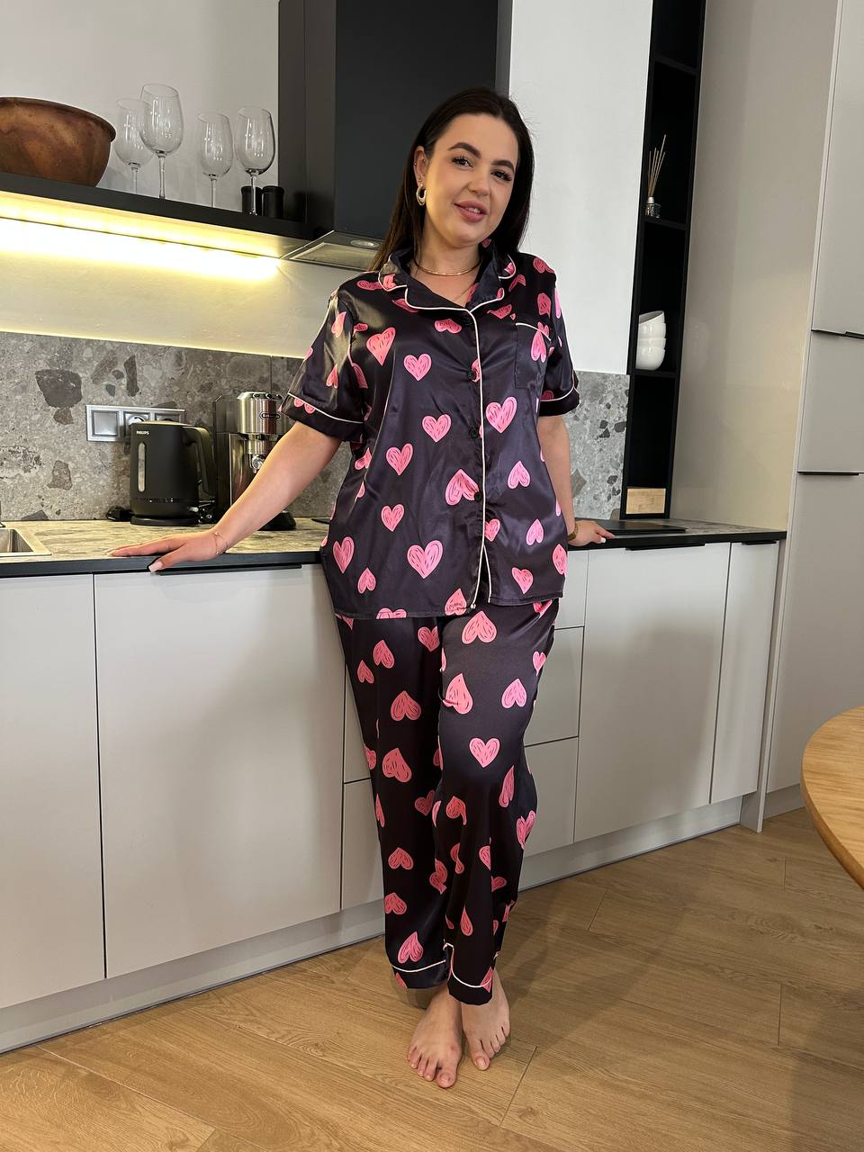 Шовкова піжама з принтом "Сердечка" (Plus Size 2XL-5XL) / Ніжний домашній костюм для пишних форм - Зображення 6