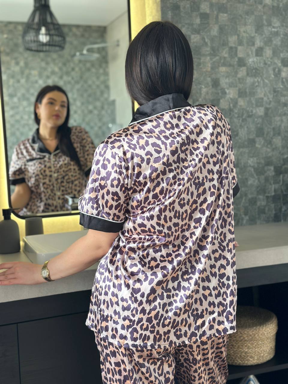 Жіноча шовкова піжама в леопардовий принт (Plus Size 2XL–5XL) / Стильний домашній костюм - Зображення 2